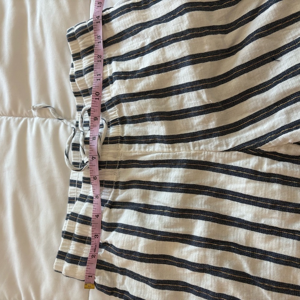 H&M Women’s Striped White & Blue Cotton Shorts - Picture 7 of 10